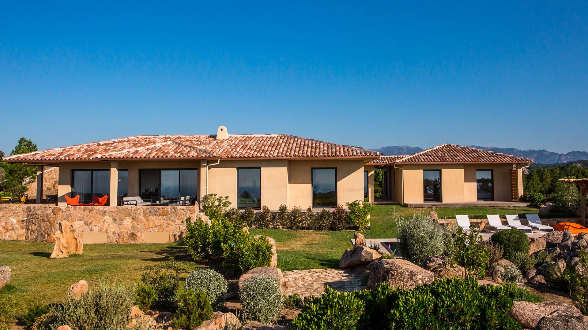 Villa L