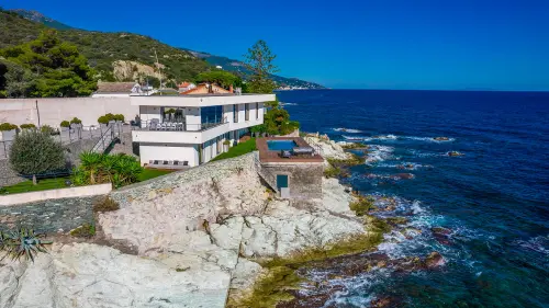 Villa Cyrnos