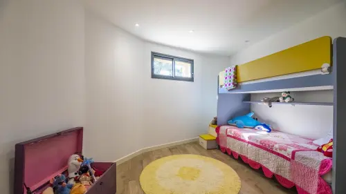 Villa L